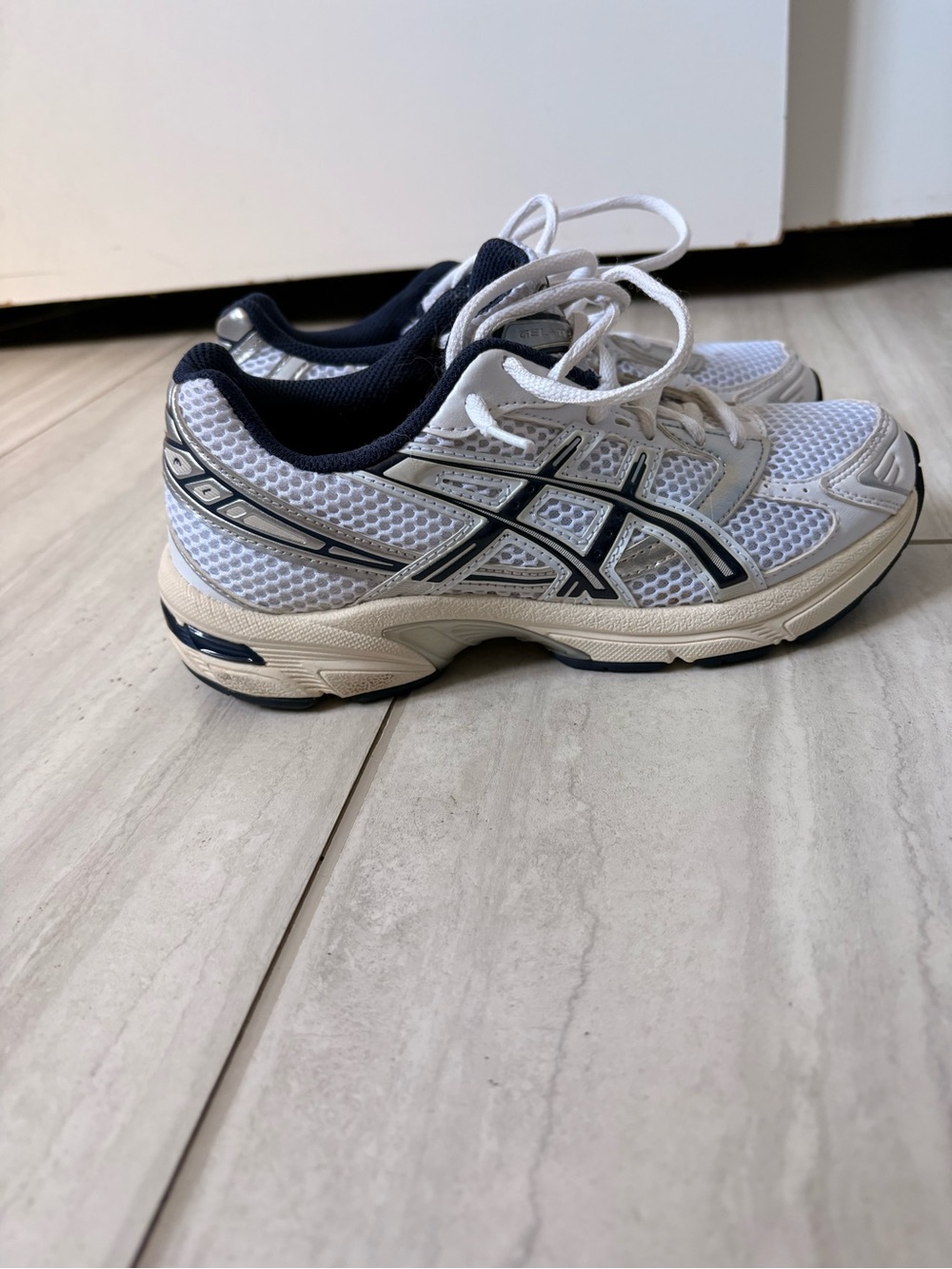 Women’s ASICS GEL-1130 size 6. Worn one time